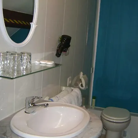 Oda ve Kahvaltı Le Castillon 3*